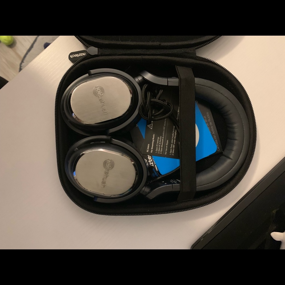 Naztech noise cancelling headphones